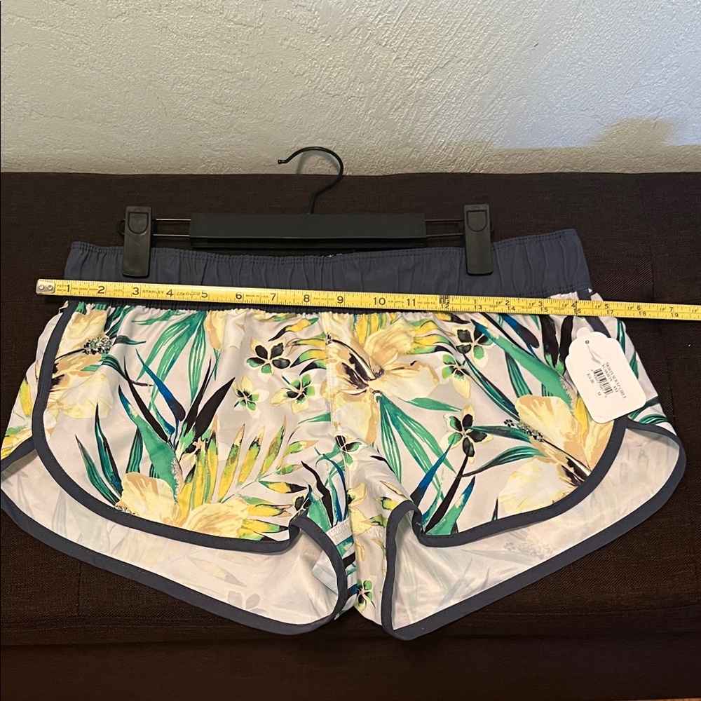 #1151+Floral Print Shorts with Navy Trim - Picture 5 of 5